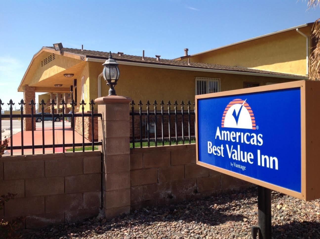 Rodeway Inn Adelanto Us 395 Exterior photo